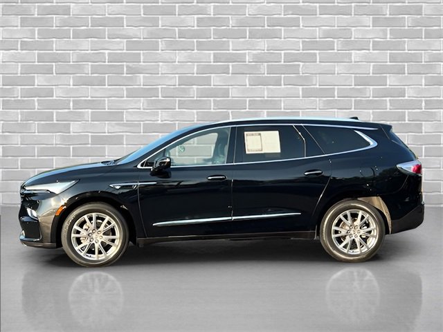 2023 Buick Enclave Premium photo 2