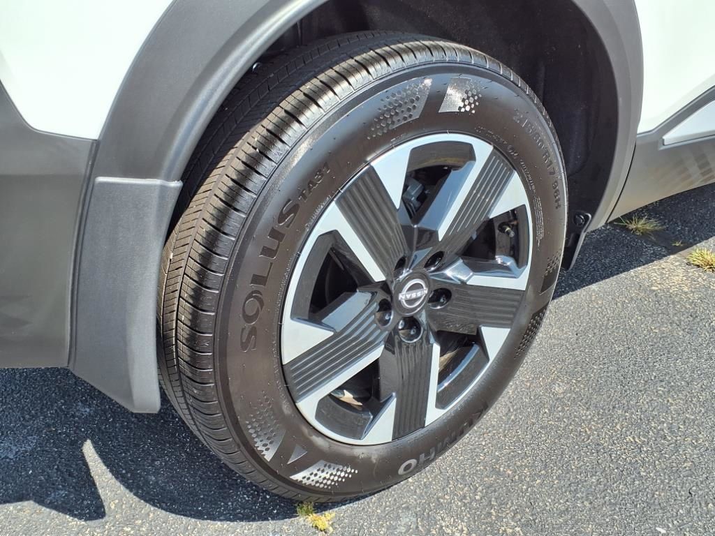 2025 Nissan Kicks SV photo 6
