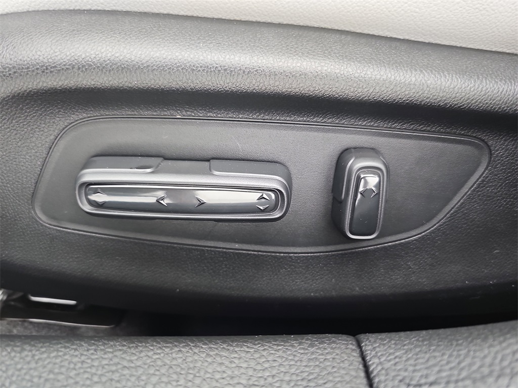 2025 Honda Civic Hybrid photo 32