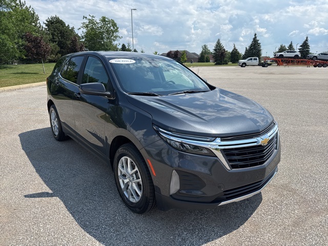 2023 Chevrolet Equinox LT photo 3
