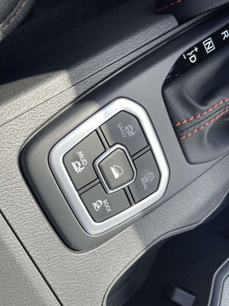 2026 Nissan Frontier PRO-4X photo 27