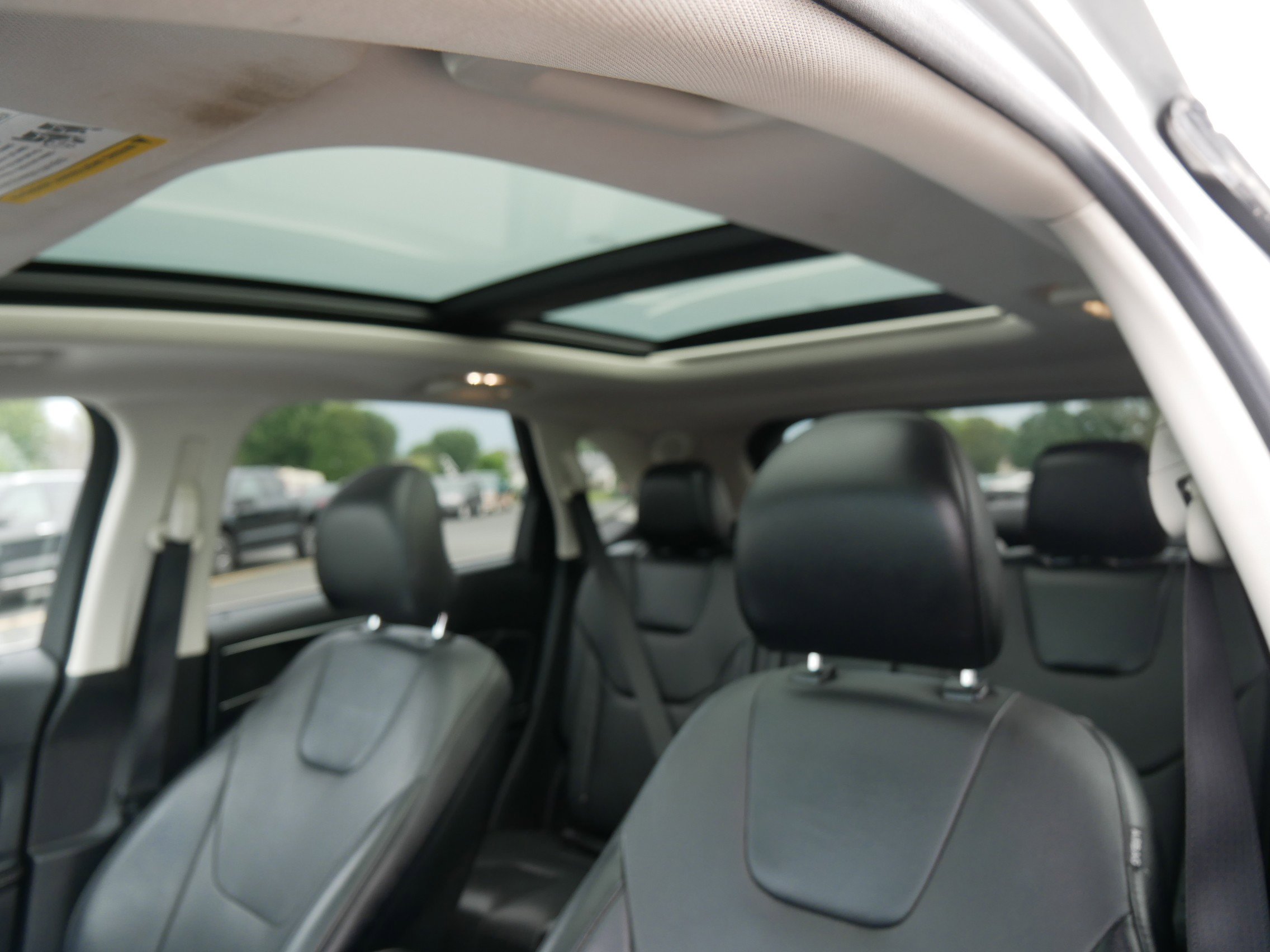 2016 Ford Edge Titanium photo 19