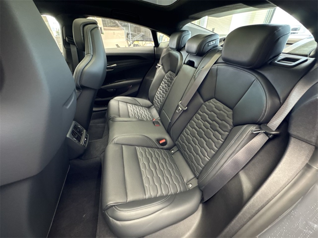 2025 Audi RS e-tron GT Base photo 25