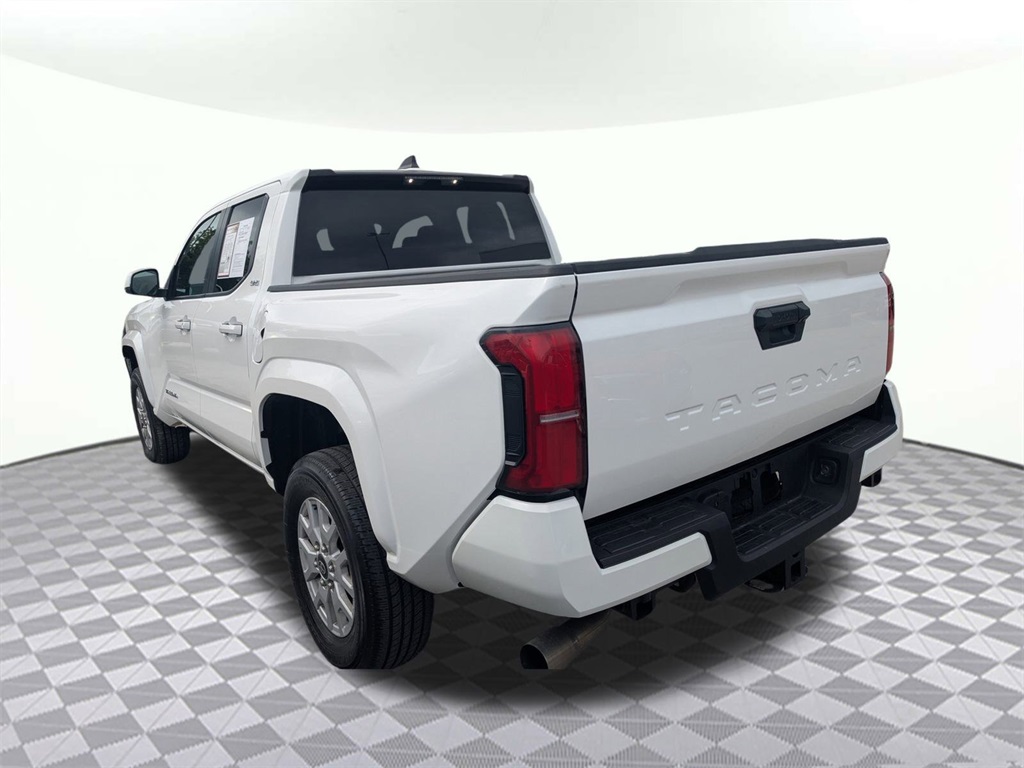 2024 Toyota Tacoma SR5 photo 4