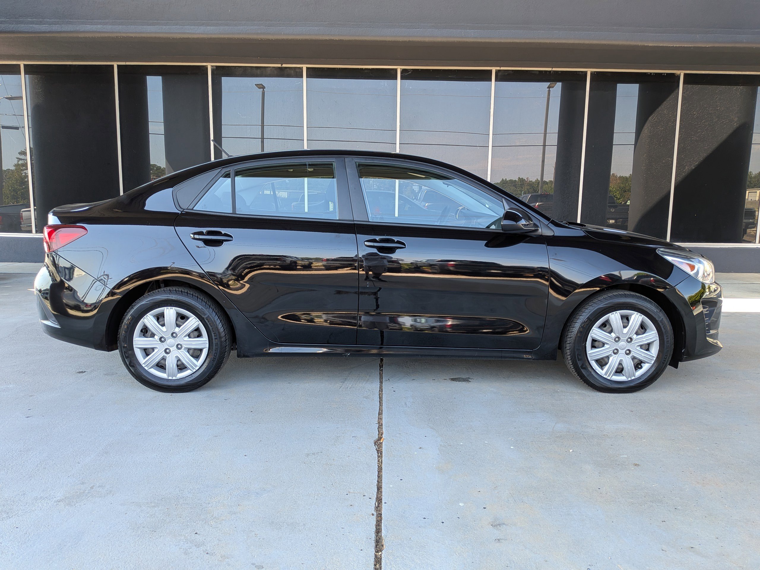 2021 Kia Rio S photo 2