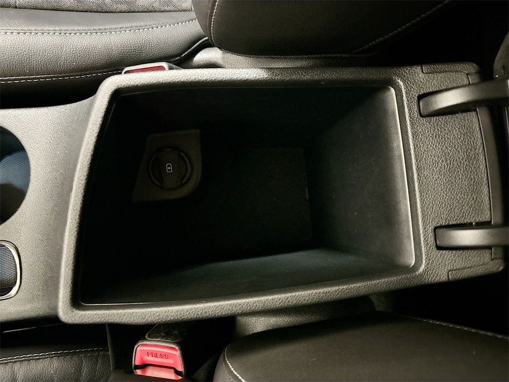 2017 Kia Niro EX photo 34
