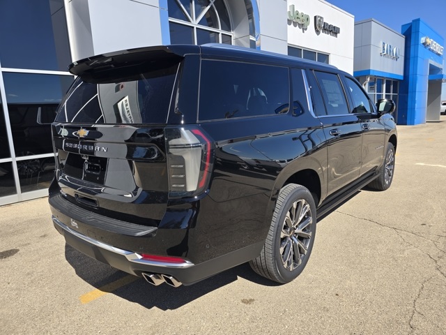 2026 Chevrolet Suburban High Country photo 3