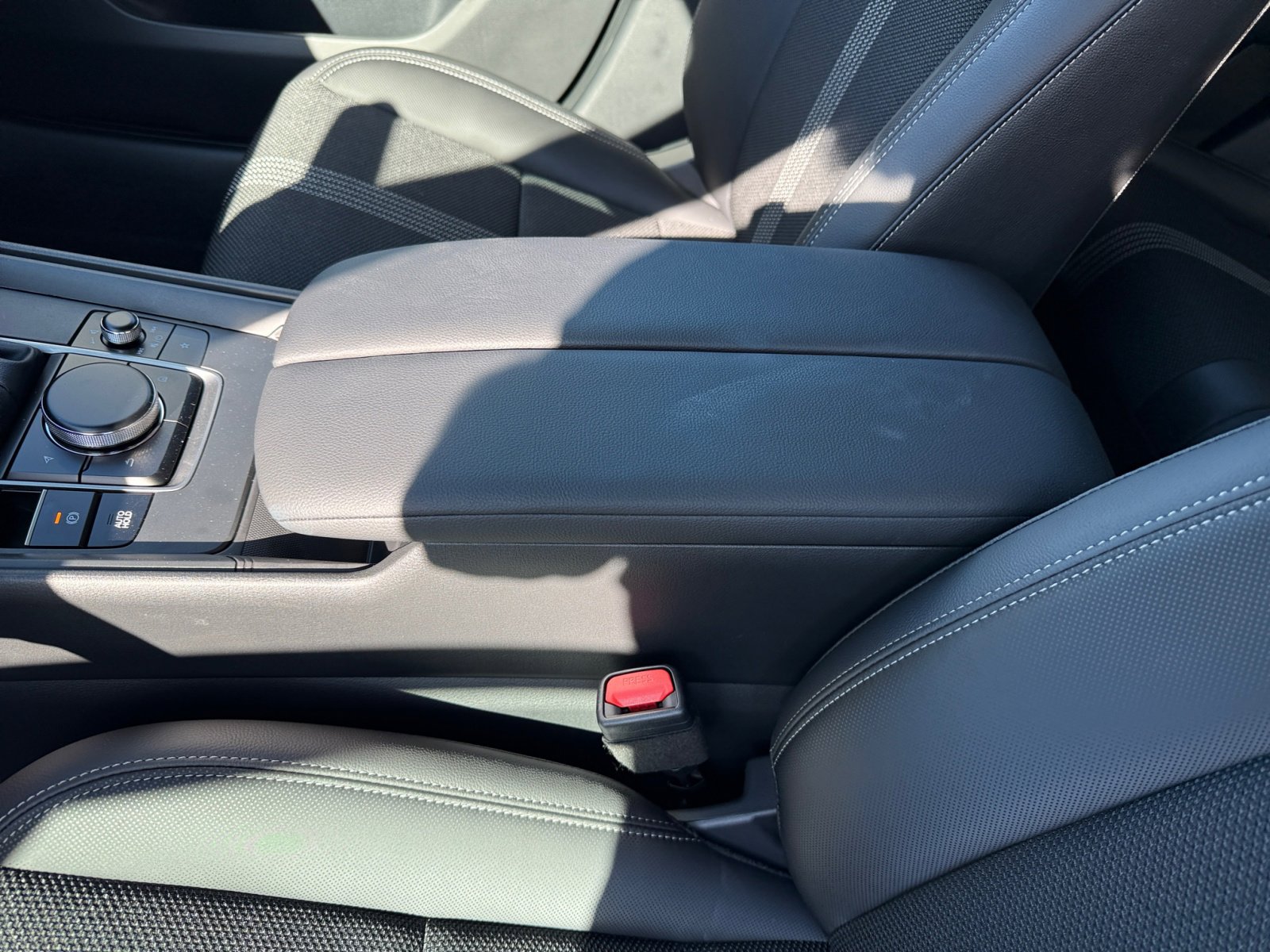 2025 Mazda CX-50 2.5 Select photo 14