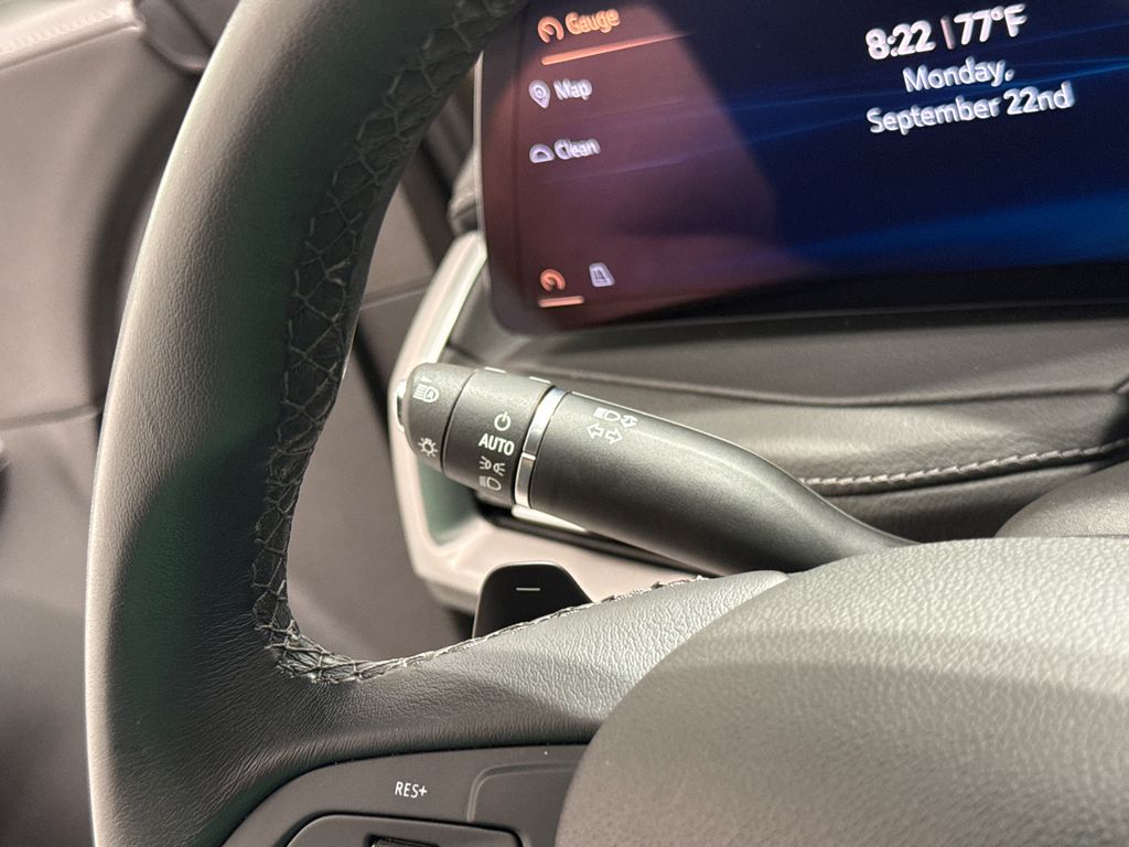 2025 Cadillac XT4 Premium Luxury photo 16