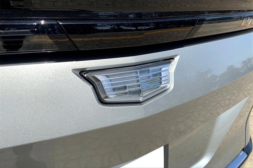 2025 Cadillac Lyriq Luxury photo 25