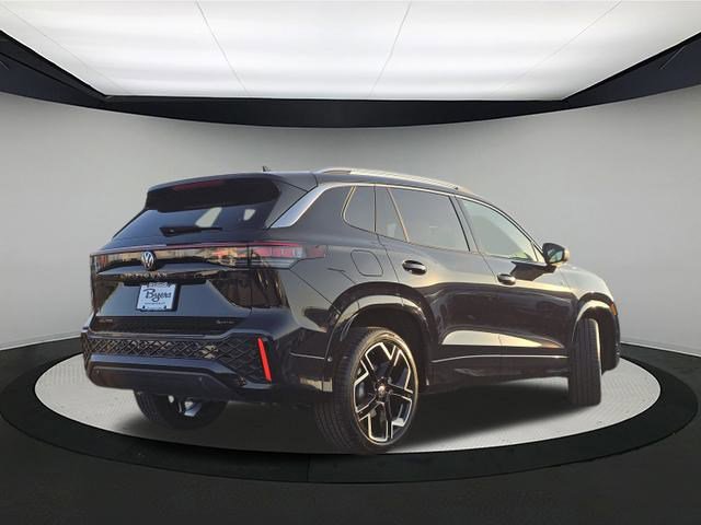 2026 Volkswagen Tiguan SEL R-Line photo 3