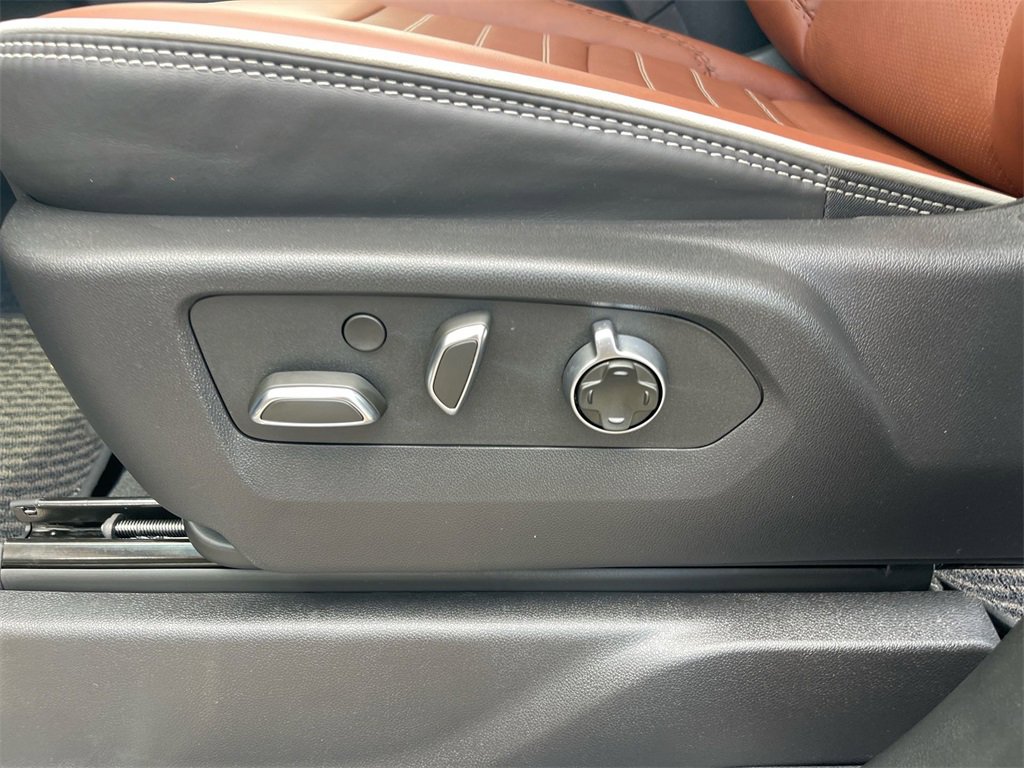 2025 Gmc Sierra 1500 Denali Ultimate photo 10