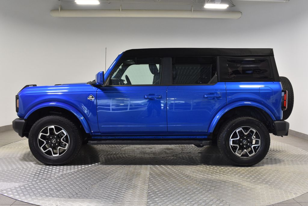 2024 Ford Bronco Outer Banks photo 2