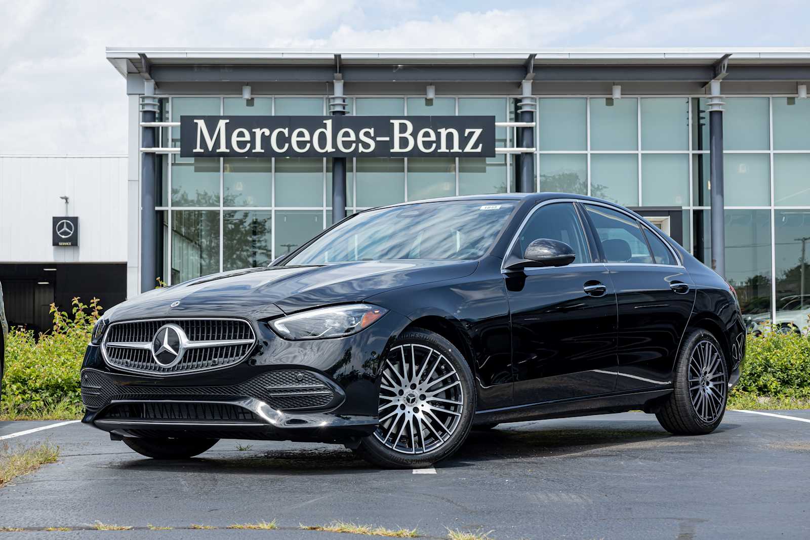 2025 Mercedes-Benz C-Class Sedan C 300's photo