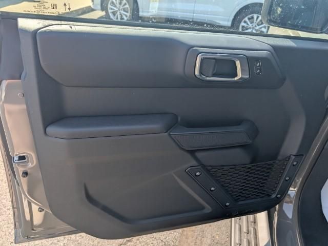 2025 Ford Bronco Outer Banks photo 44