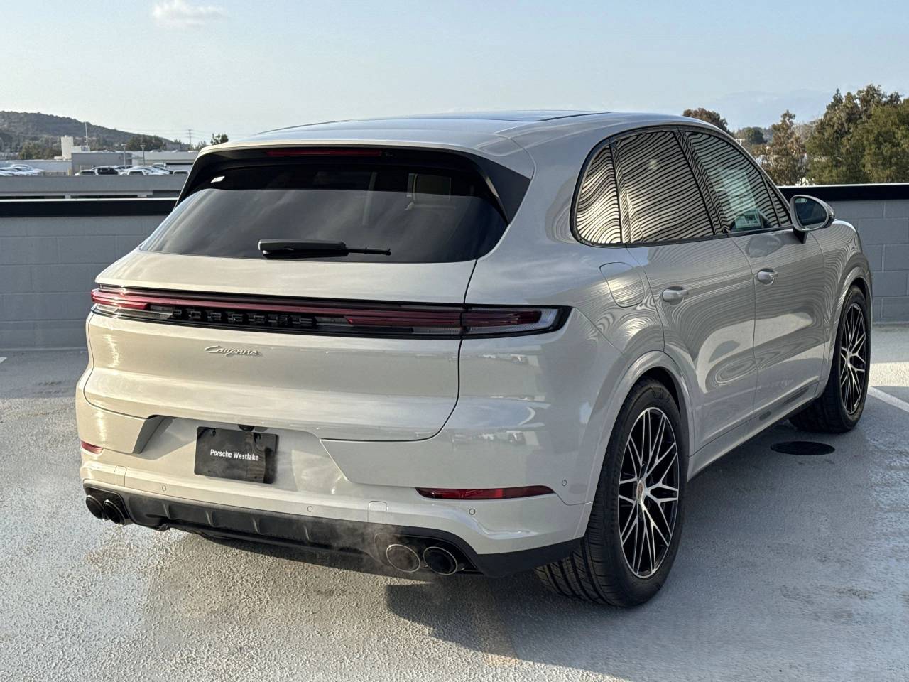 2025 Porsche Cayenne Base photo 6