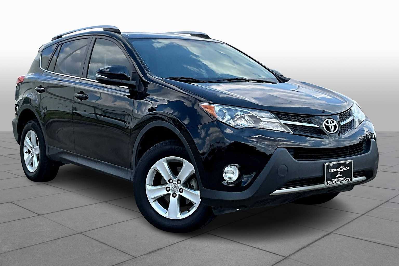 2014 Toyota RAV4 XLE photo 2