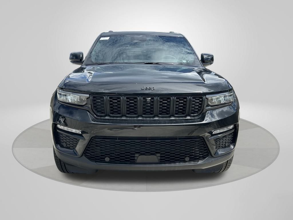 2025 Jeep Grand Cherokee Limited photo 2