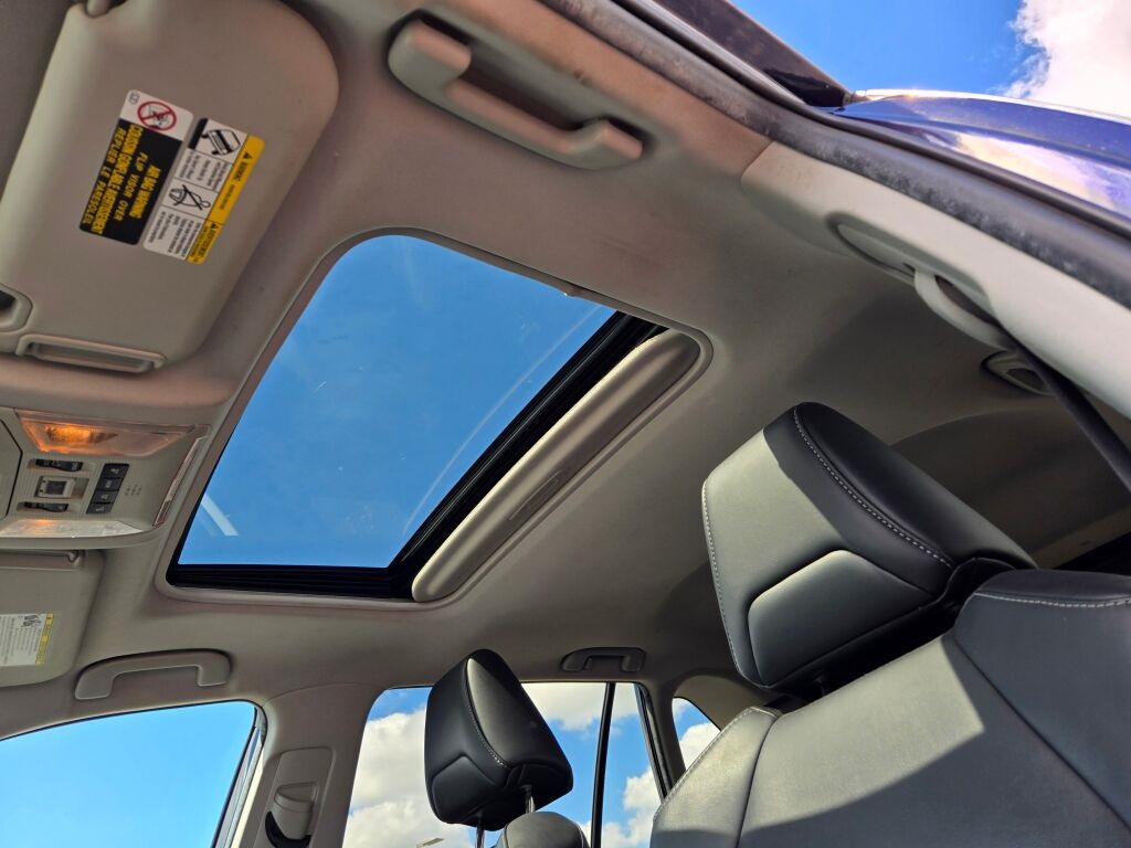 2020 Toyota RAV4 XLE Premium photo 18