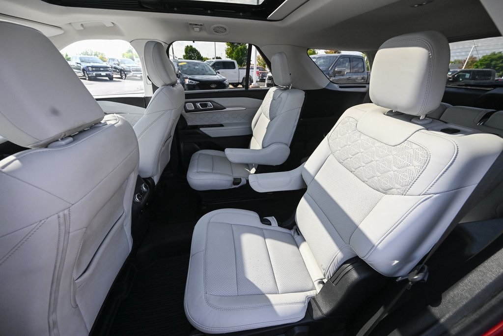 2025 Ford Explorer Platinum photo 21
