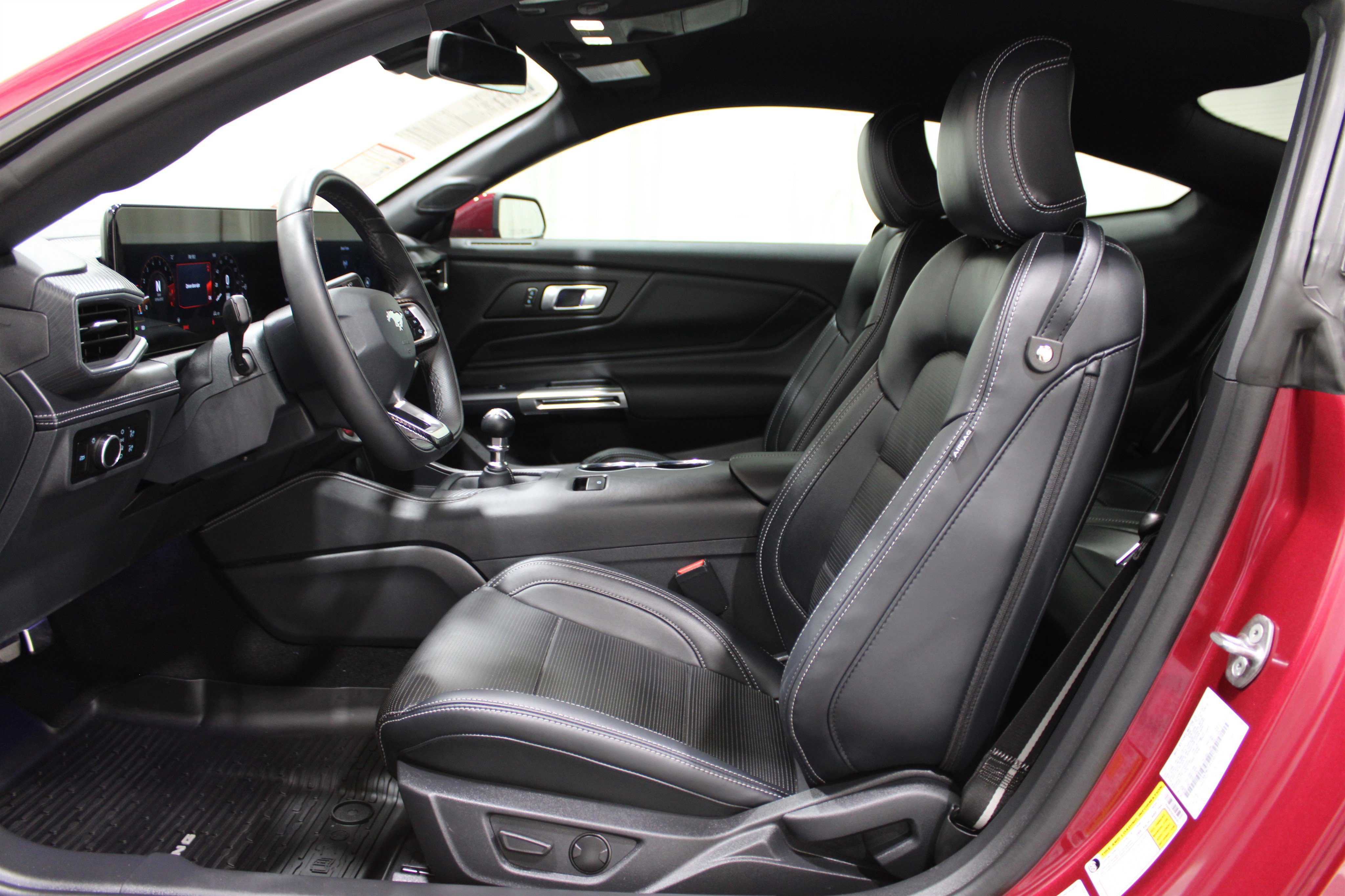 2025 Ford Mustang GT Premium photo 3