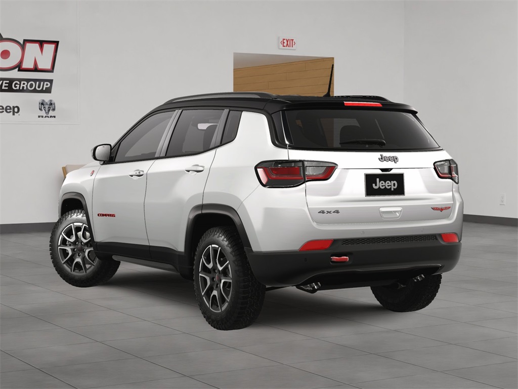 2025 Jeep Compass Trailhawk photo 4