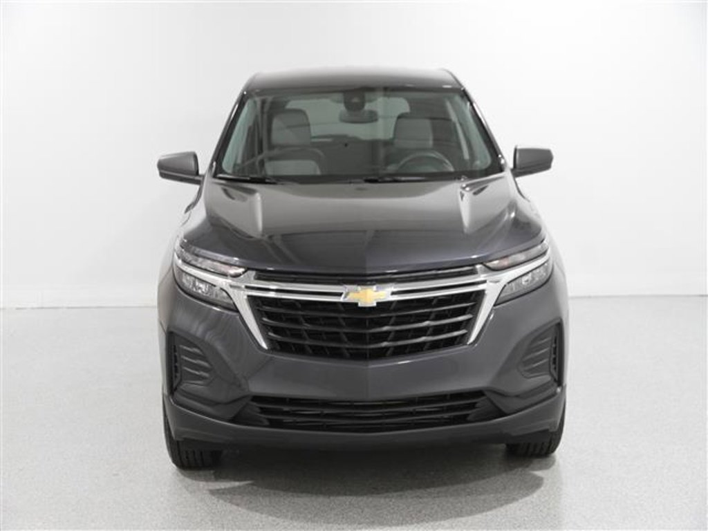 2022 Chevrolet Equinox LS photo 2