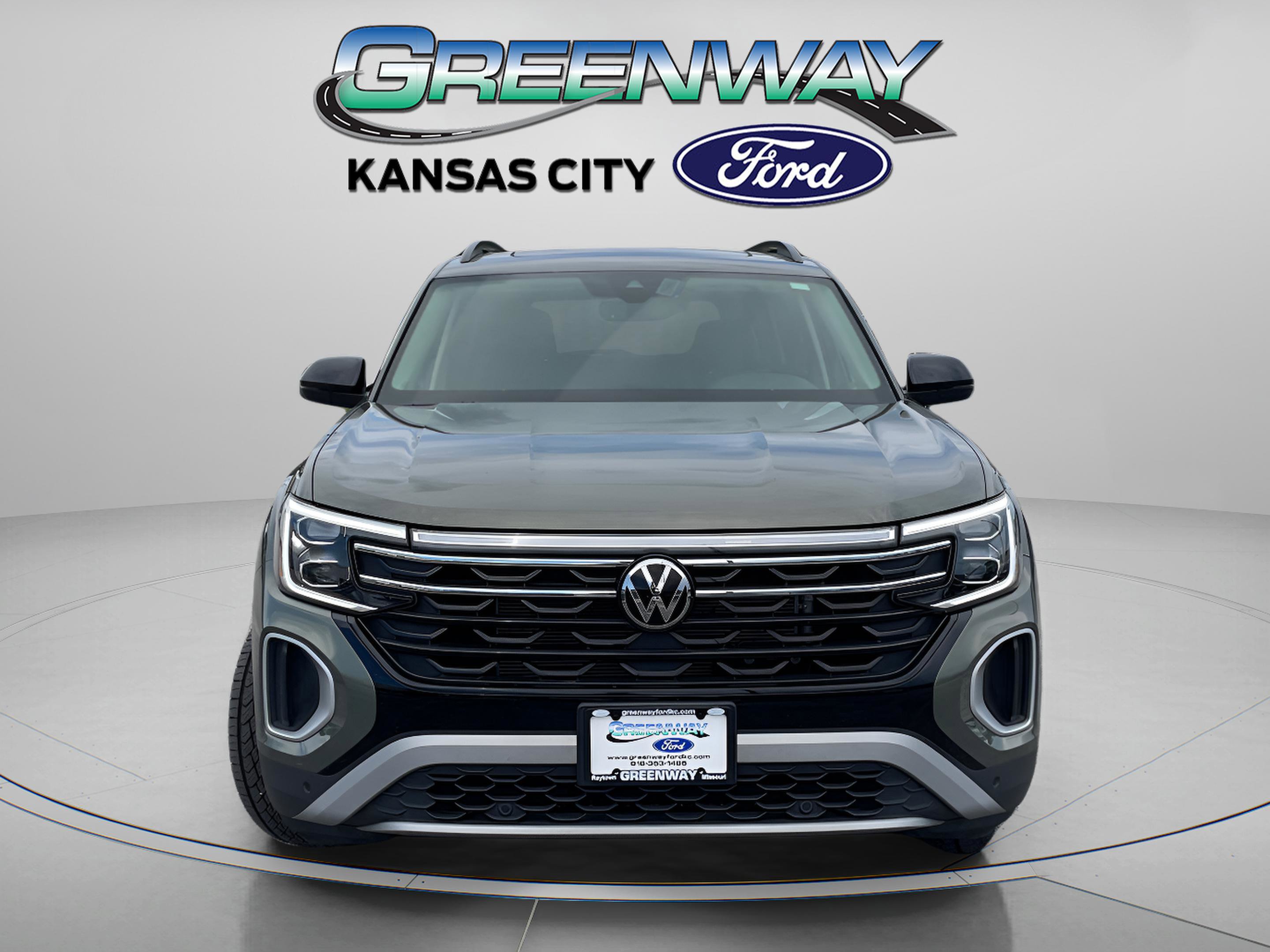 Used 2024 Volkswagen Atlas Atlas Peak Edition with VIN 1V2CR2CA1RC596376 for sale in Kansas City