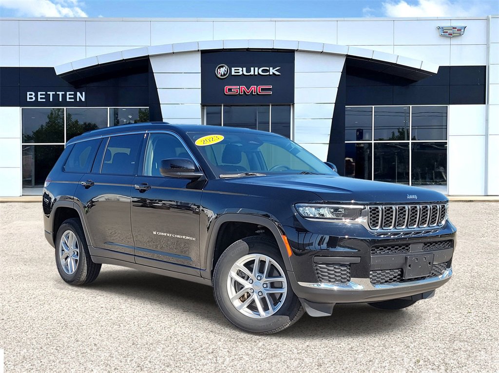 2023 Jeep Grand Cherokee Laredo photo 2