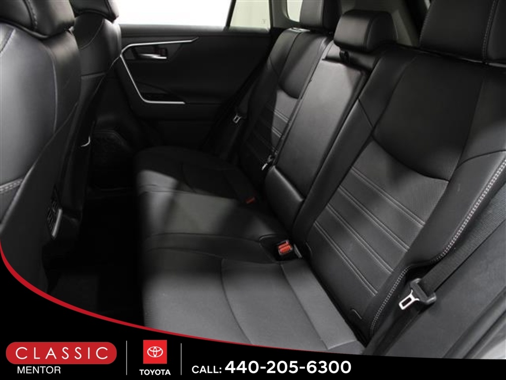 2022 Toyota RAV4 Limited photo 16