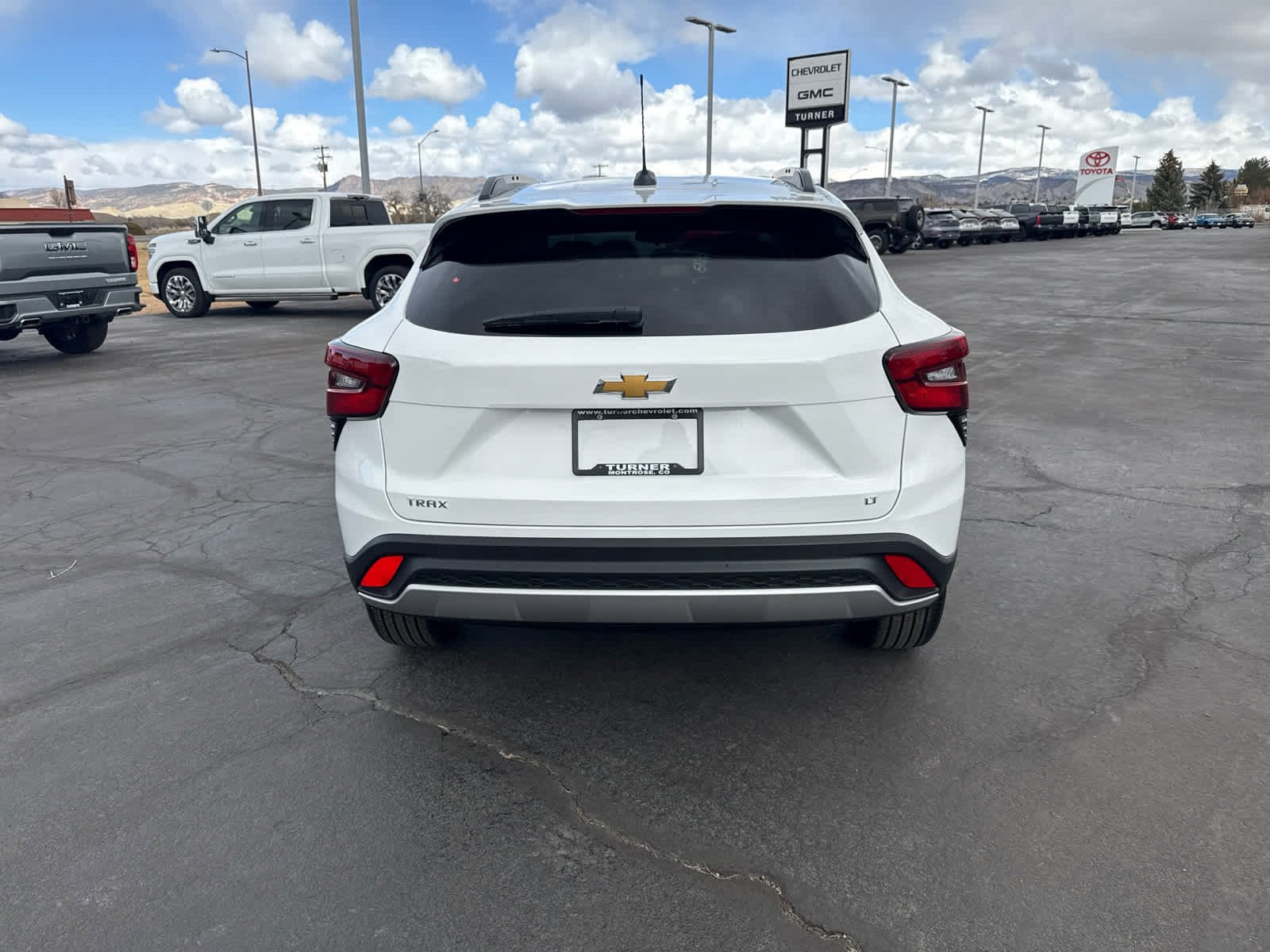 2025 Chevrolet Trax LT photo 2