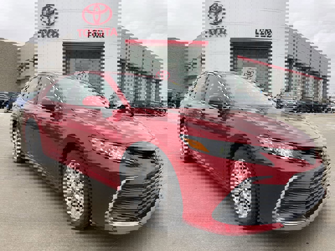 2024 Toyota Camry LE's photo