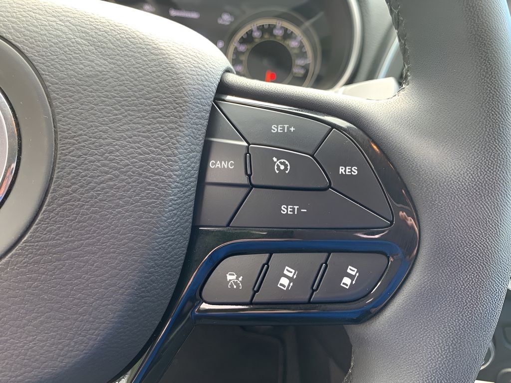 2023 Jeep Cherokee Altitude photo 26