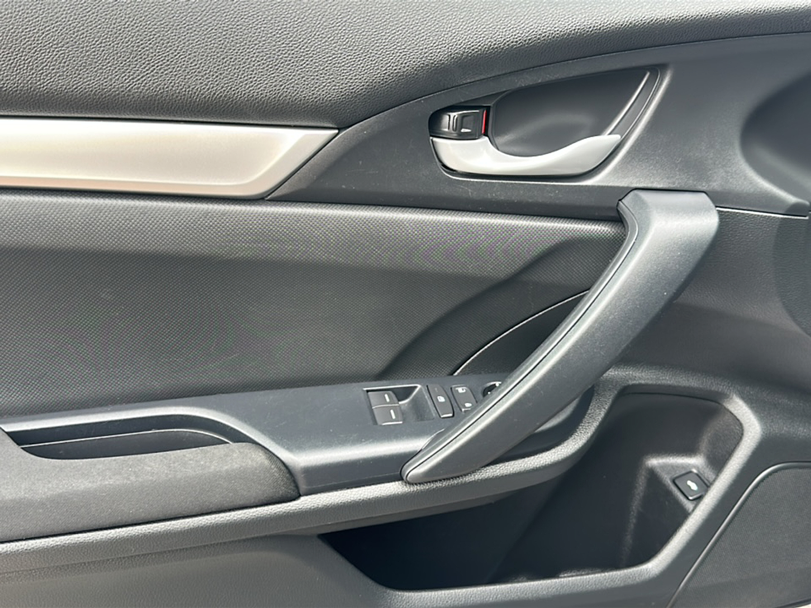 Used 2019 Lunar Silver Metallic Honda LX image 16