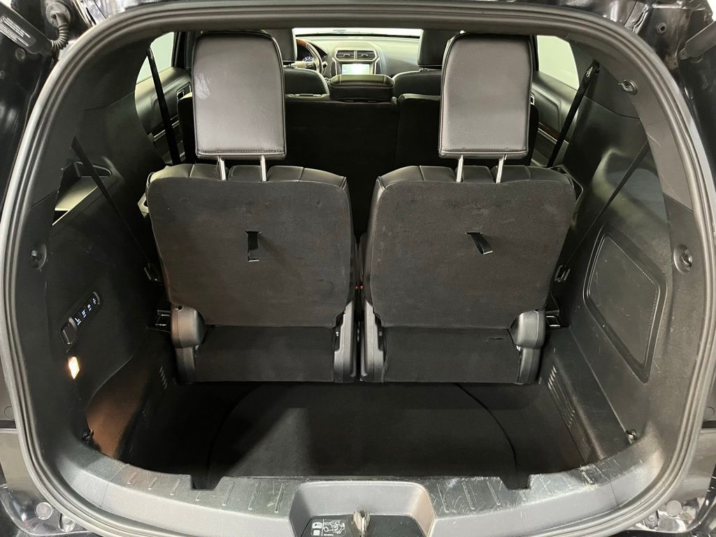 2018 Ford Explorer Platinum photo 13