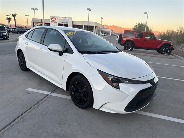 2023 Toyota Corolla LE photo 3