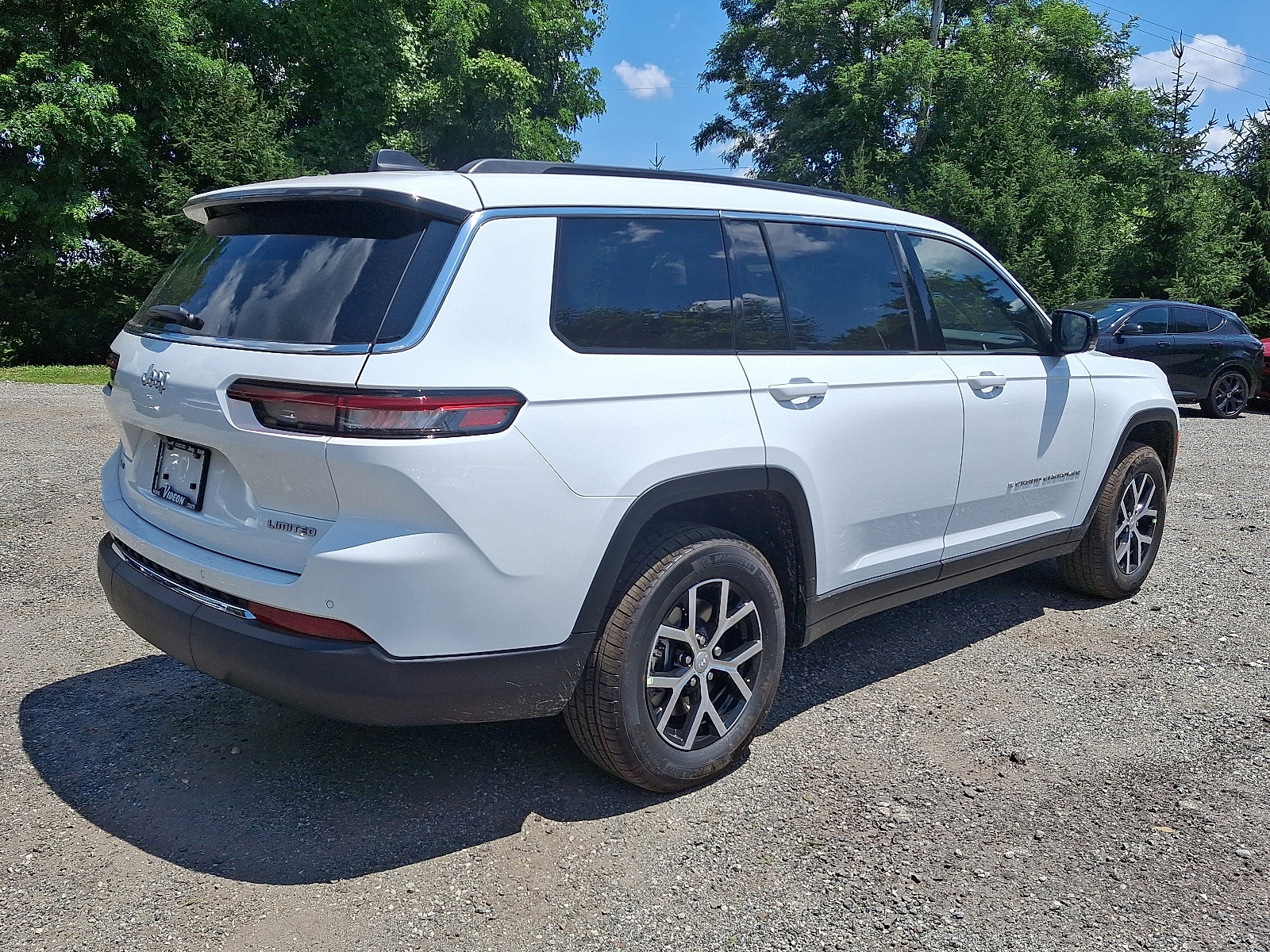2025 Jeep Grand Cherokee Limited photo 2