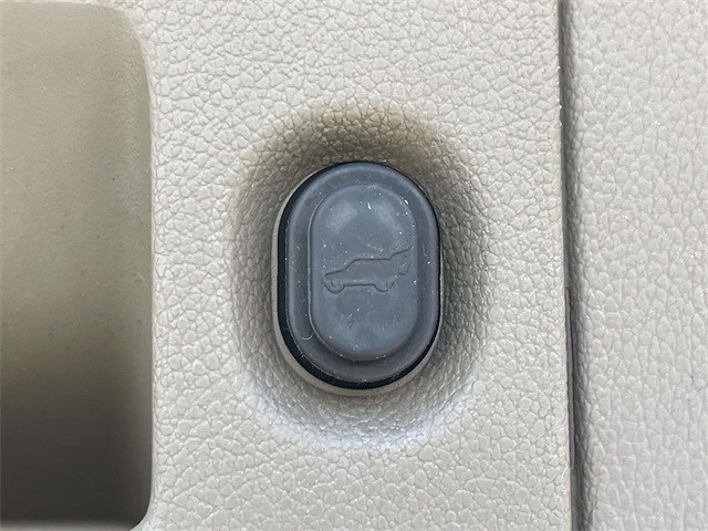 2016 Chevrolet Tahoe LT photo 14