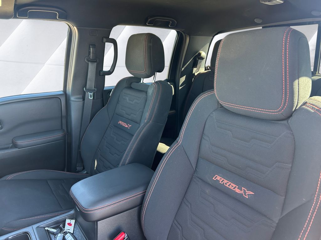 2024 Nissan Frontier PRO-X photo 8