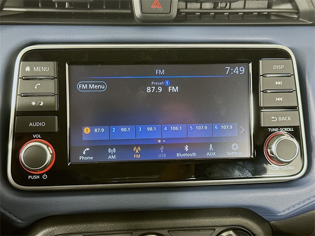 2025 Nissan Versa SV photo 16