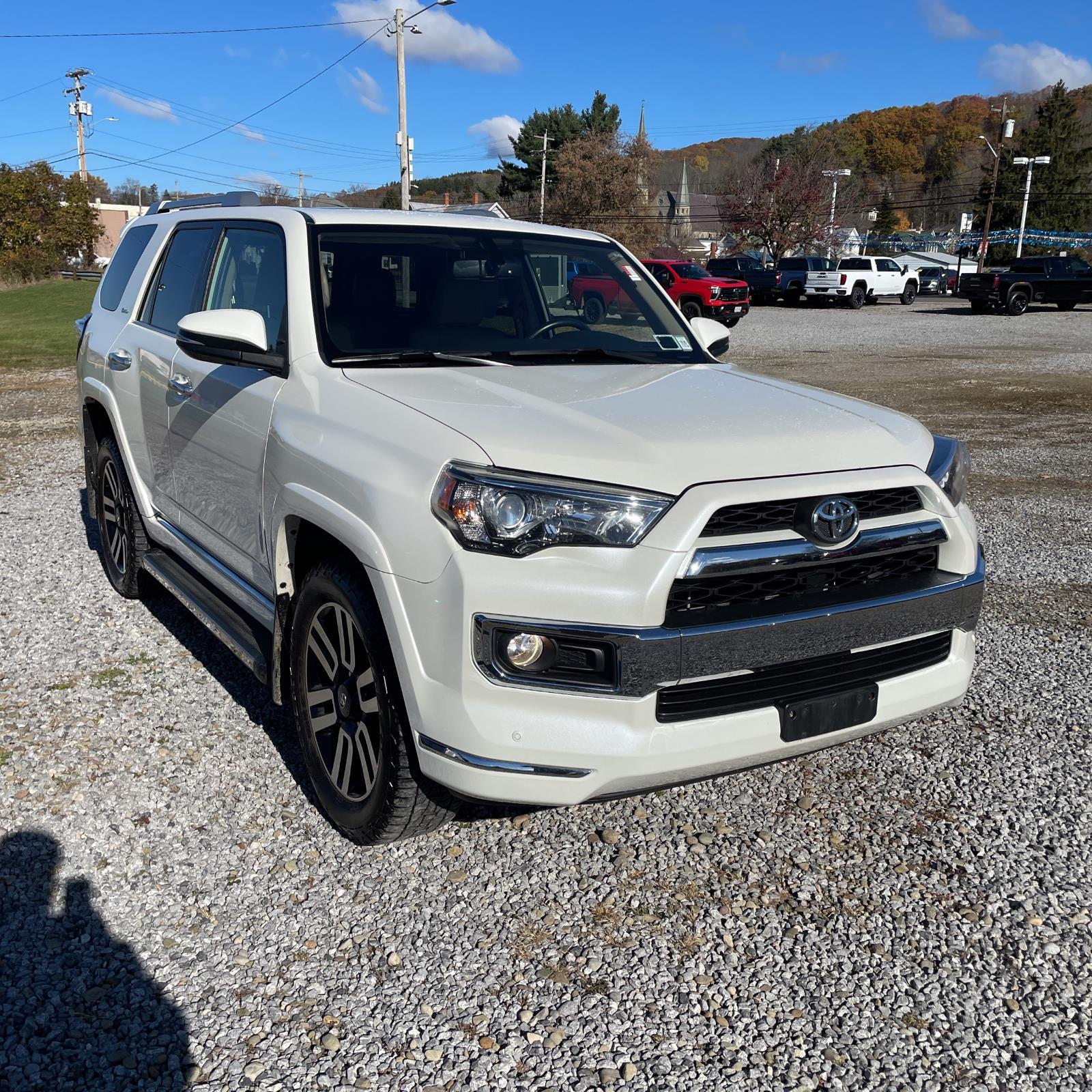 2018 Toyota 4Runner Limited photo 3
