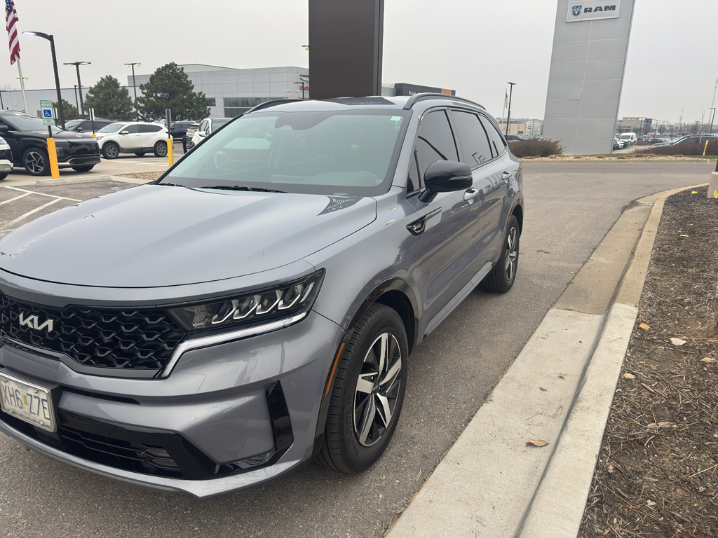 2022 Kia Sorento EX's photo