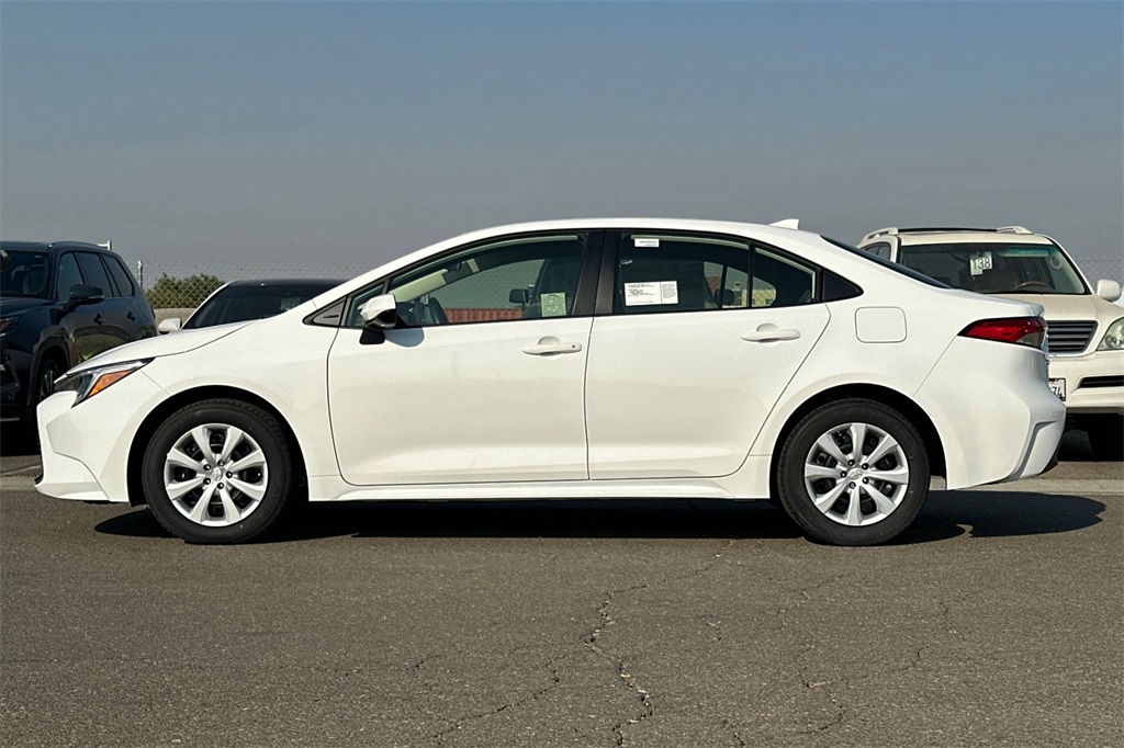2025 Toyota Corolla Hybrid LE photo 5