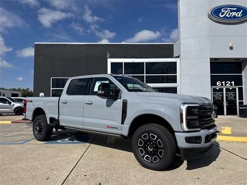 2026 Ford F-250 Super Duty Platinum's photo