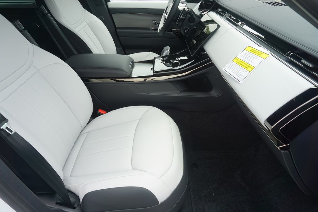 2025 Land Rover Range Rover Sport SE photo 20