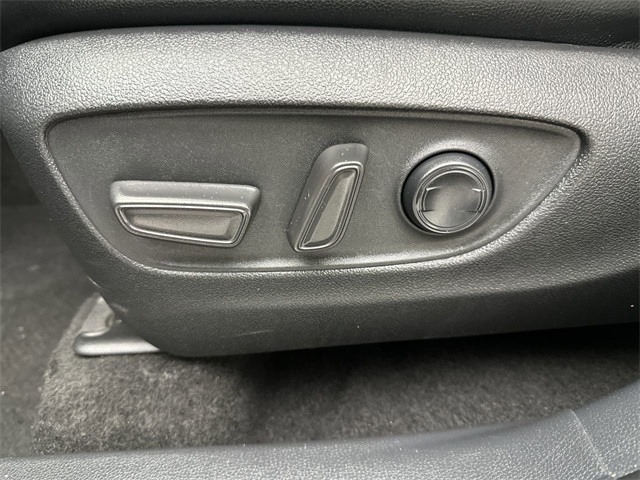 2023 Toyota Highlander XLE photo 4