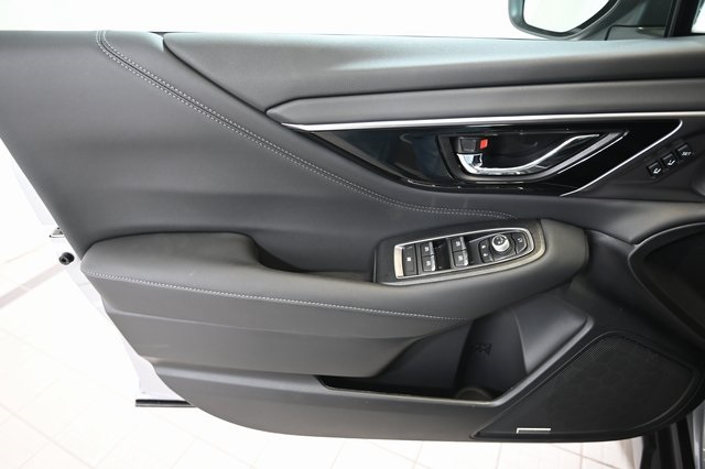 2025 Subaru Outback Touring photo 13