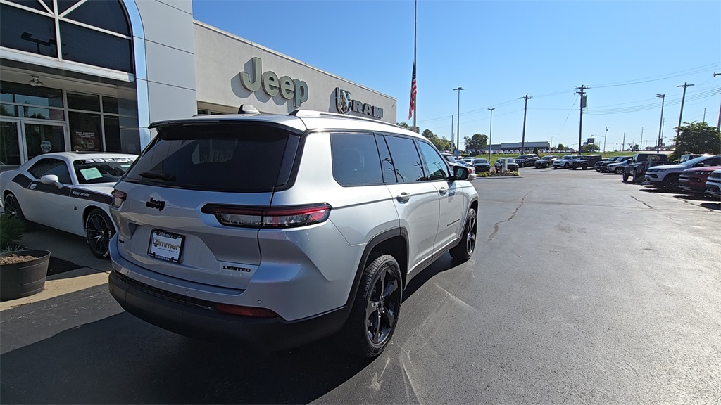 2025 Jeep Grand Cherokee Limited photo 3