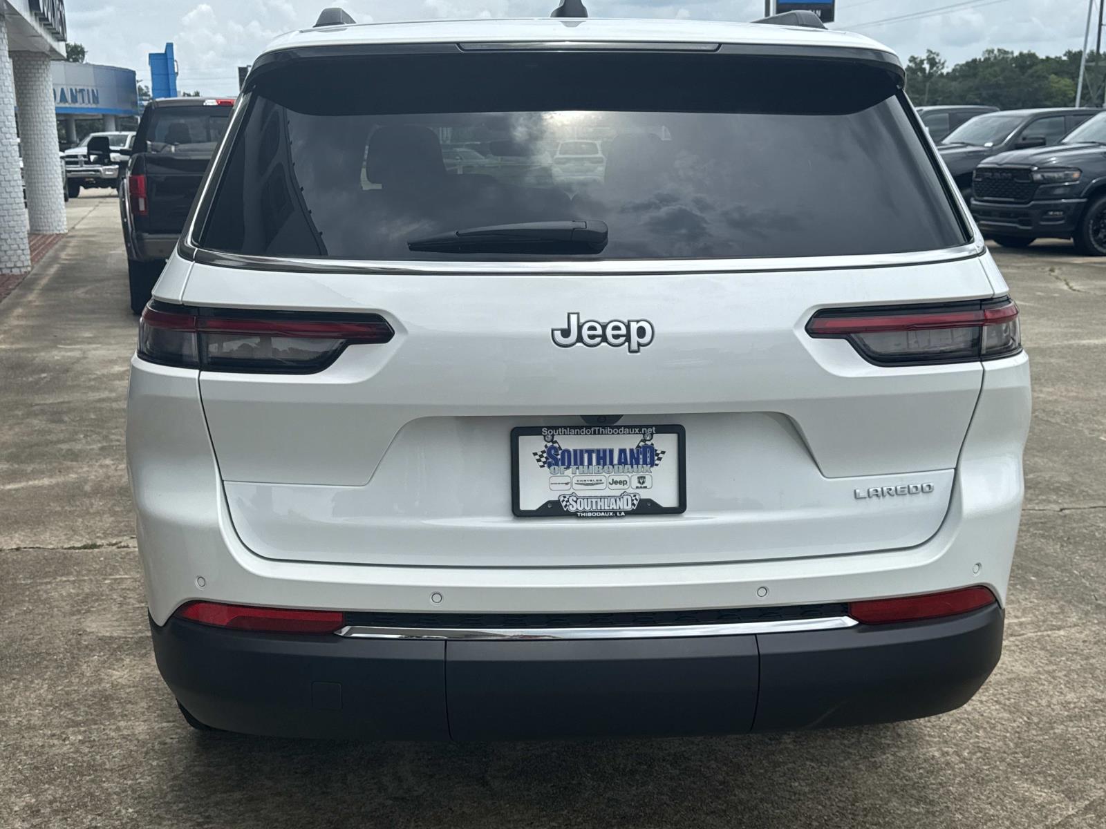 2025 Jeep Cherokee Laredo X photo 5