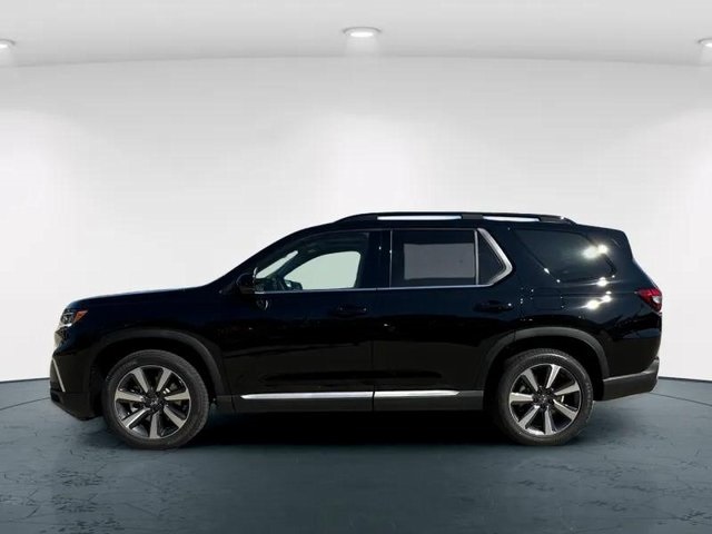 2025 Honda Pilot Touring photo 2